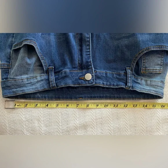 Embroidered Blue Jeans for Women - Picture 4 of 6